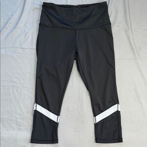 Reebok Black and White Women’s Leggings M